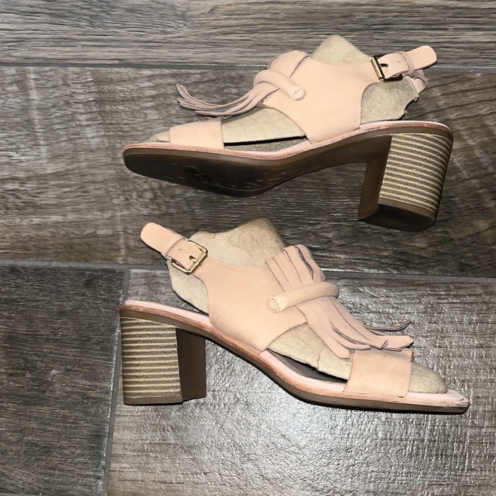 G.H. Bass & Co  3” heel tan leather sandals